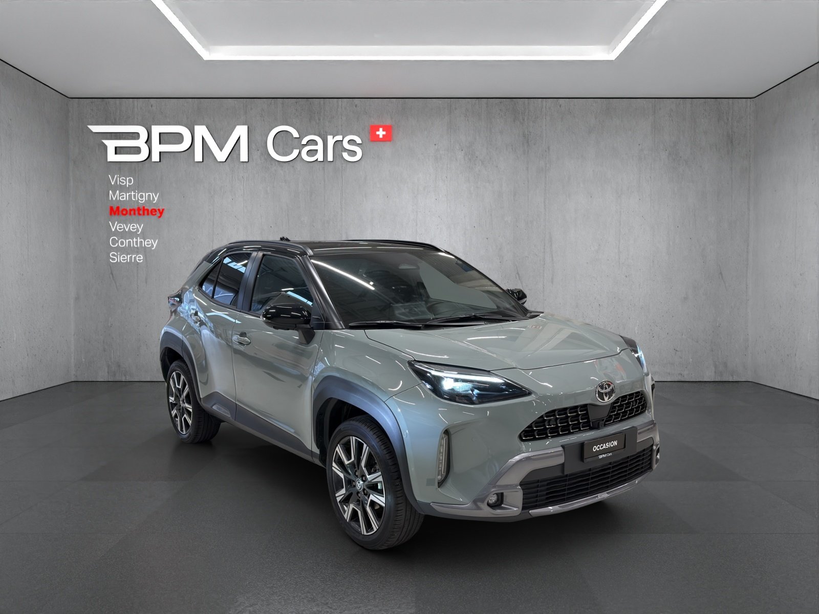TOYOTA Yaris Cross 1.5 Premier Edition AWDi e-CVT, Hybride Intégral Essence/Électricité, Occasion / Utilisé, Automatique - 3