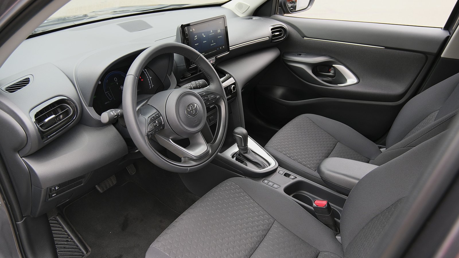 TOYOTA Yaris Cross 1.5 Trend e-CVT, Voll-Hybrid Benzin/Elektro, Occasion / Gebraucht, Automatik - 3
