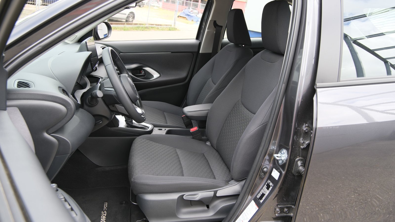 TOYOTA Yaris Cross 1.5 Trend e-CVT, Voll-Hybrid Benzin/Elektro, Occasion / Gebraucht, Automatik - 4