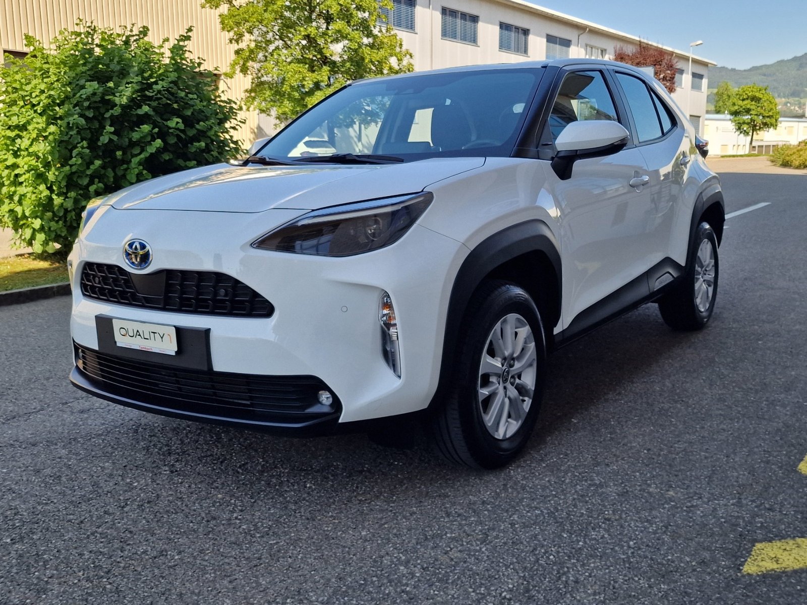 TOYOTA Yaris Cross 1.5 Comfort e-CVT, Voll-Hybrid Benzin/Elektro, Occasion / Gebraucht, Automatik - 2