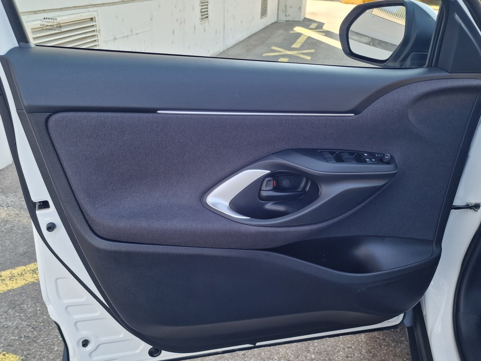 TOYOTA Yaris Cross 1.5 Comfort e-CVT, Voll-Hybrid Benzin/Elektro, Occasion / Gebraucht, Automatik - 7