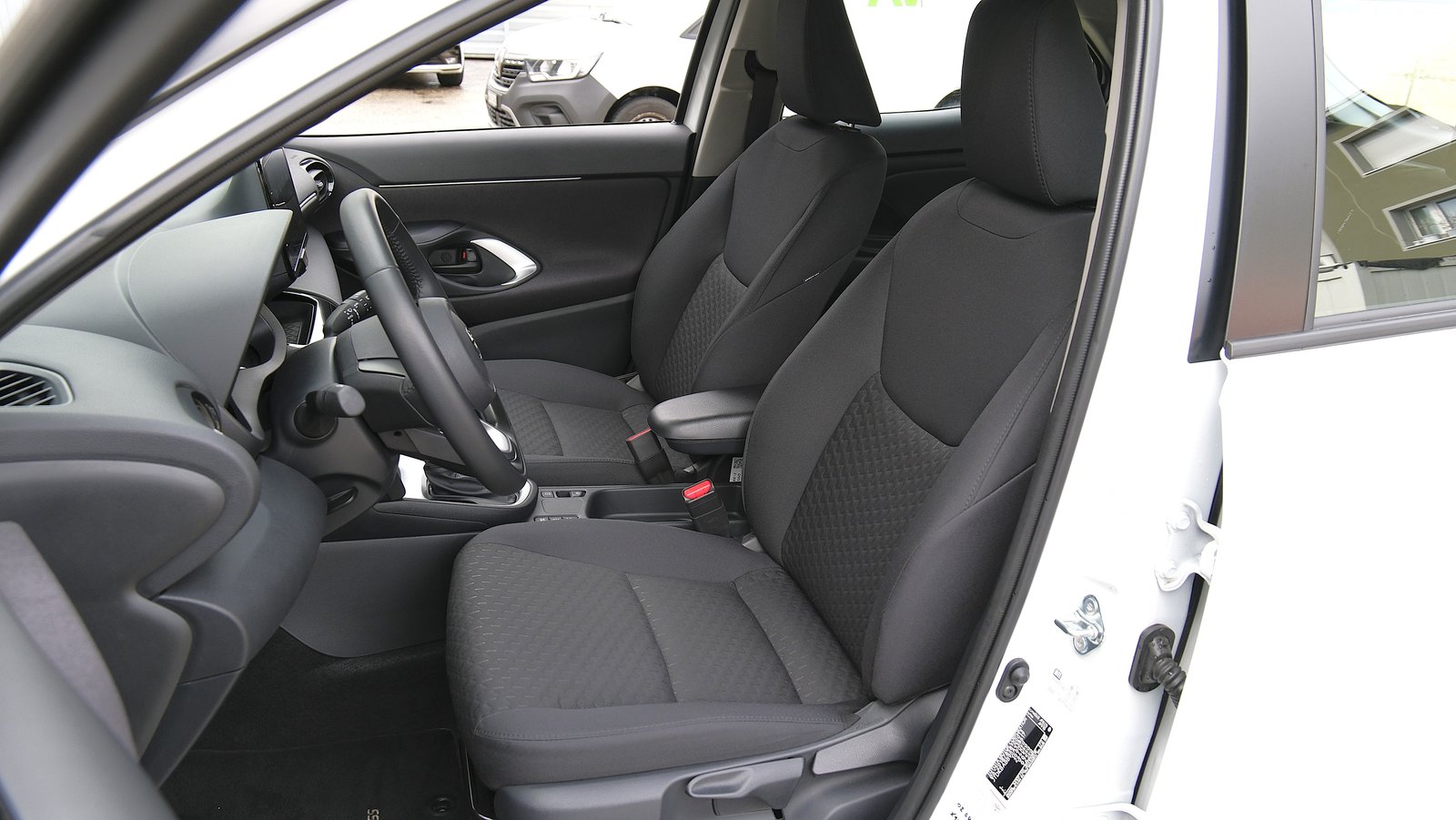 TOYOTA Yaris Cross 1.5 Trend e-CVT, Hybride Integrale Benzina/Elettrica, Occasioni / Usate, Automatico - 4