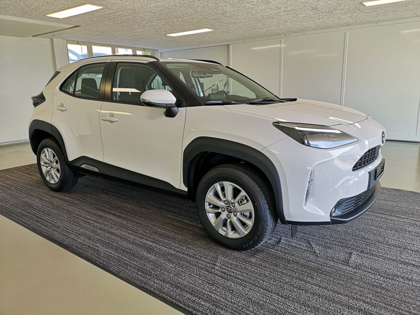 TOYOTA Yaris Cross 1.5 VVT-i HSD Comfort, Full-Hybrid Petrol/Electric, New car, Automatic - 5