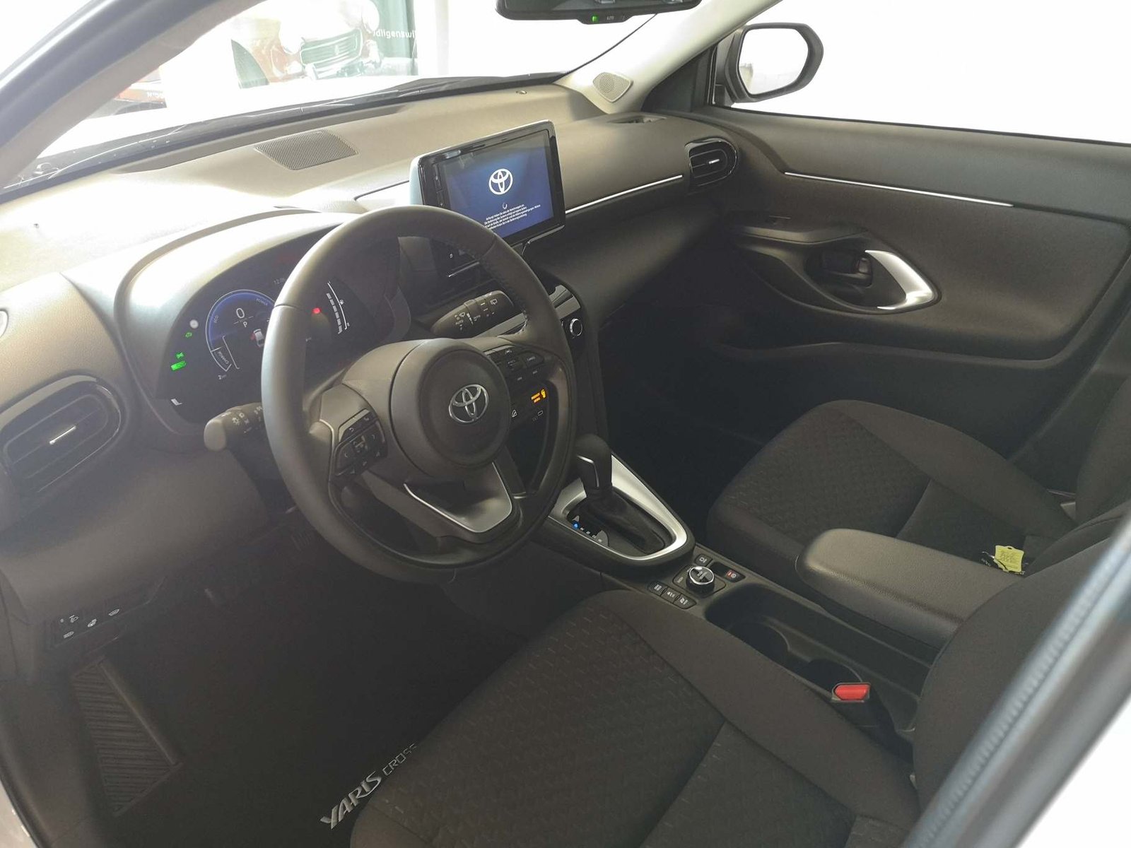 TOYOTA Yaris Cross 1.5 VVT-i HSD Comfort, Full-Hybrid Petrol/Electric, New car, Automatic - 6