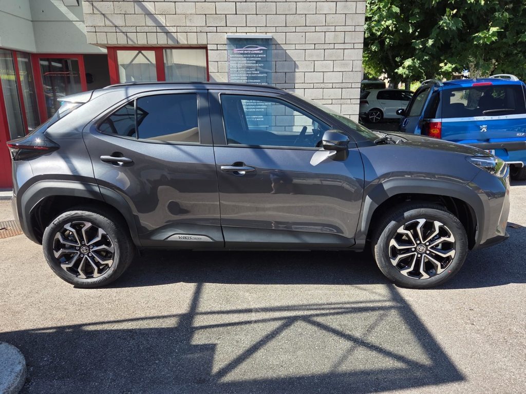 TOYOTA Yaris Cross 1.5 VVT-i HSD Trend AWD-i, Hybride Integrale Benzina/Elettrica, Auto nuove, Automatico - 2