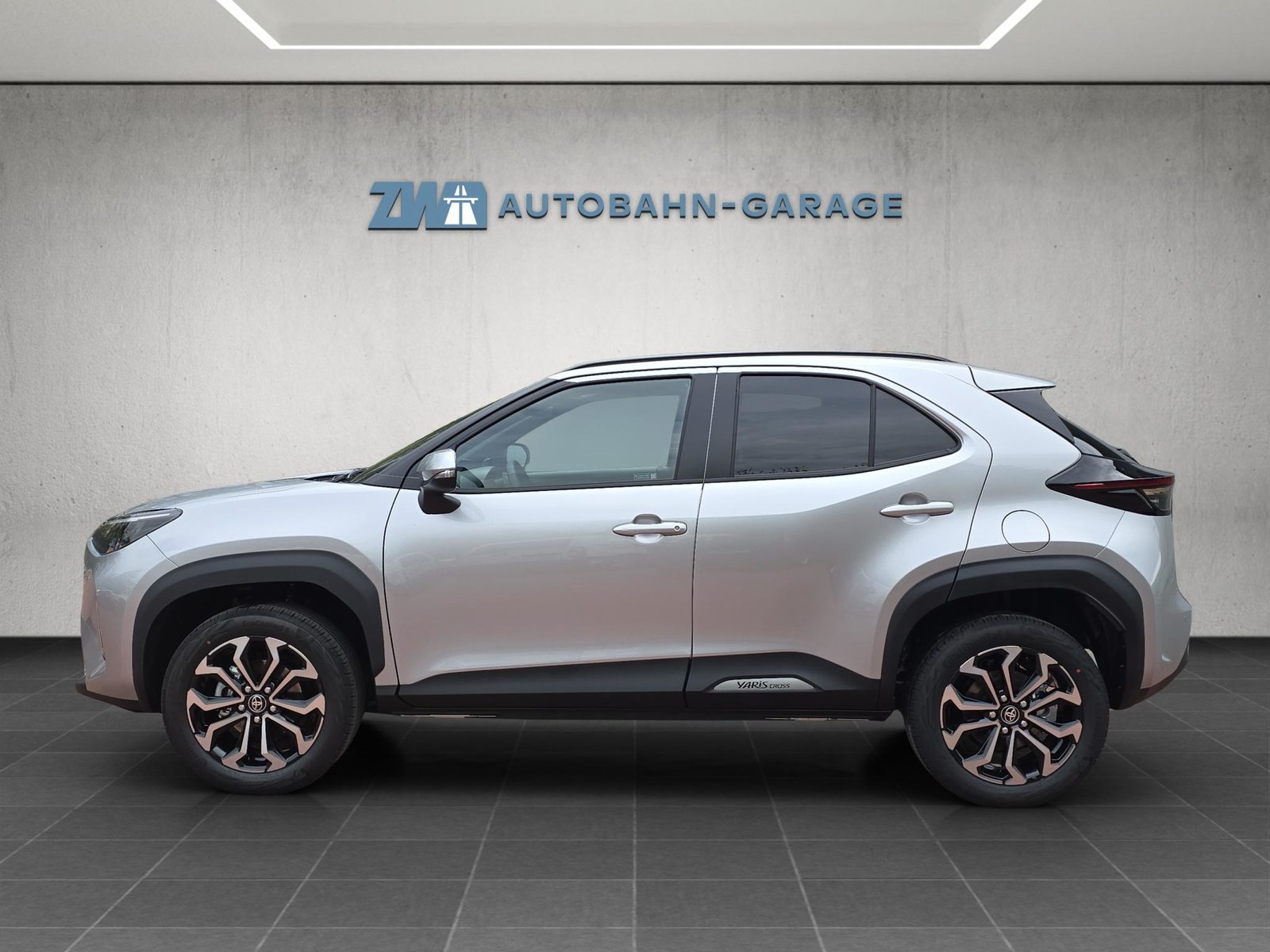 TOYOTA Yaris Cross 1.5 VVT-i HSD Trend AWD-i, Hybride Integrale Benzina/Elettrica, Auto nuove, Automatico - 2