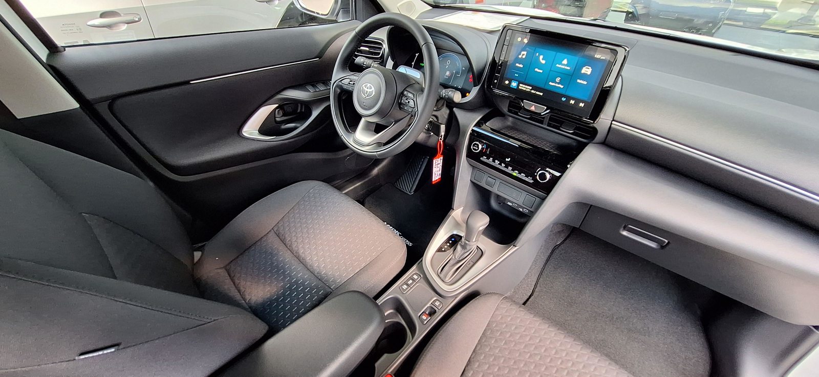 TOYOTA Yaris Cross 1.5 VVT-i HSD Comfort, Hybride Intégral Essence/Électricité, Voiture nouvelle, Automatique - 6