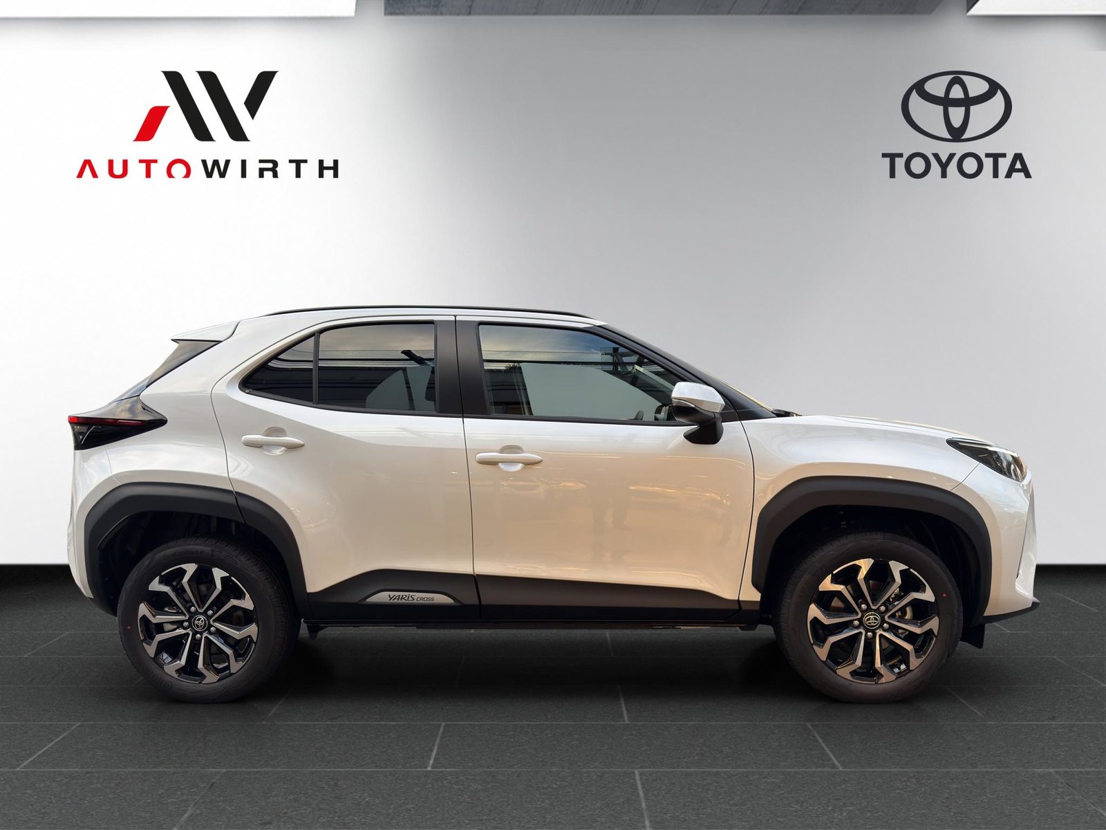 TOYOTA Yaris Cross 1.5 VVT-i HSD Trend AWD-i, Voll-Hybrid Benzin/Elektro, Neuwagen, Automatik - 4