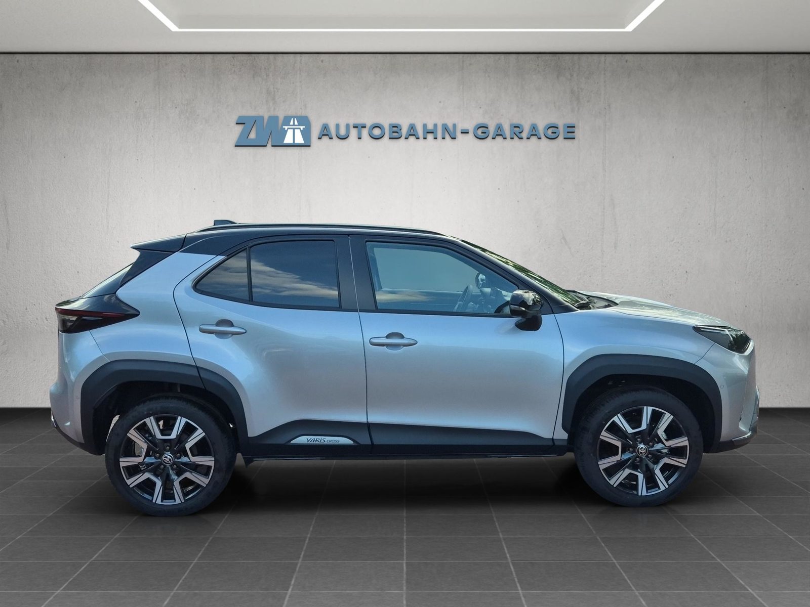 TOYOTA Yaris Cross 1.5 VVT-i HSD Premium AWD-i, Voll-Hybrid Benzin/Elektro, Neuwagen, Automatik - 6