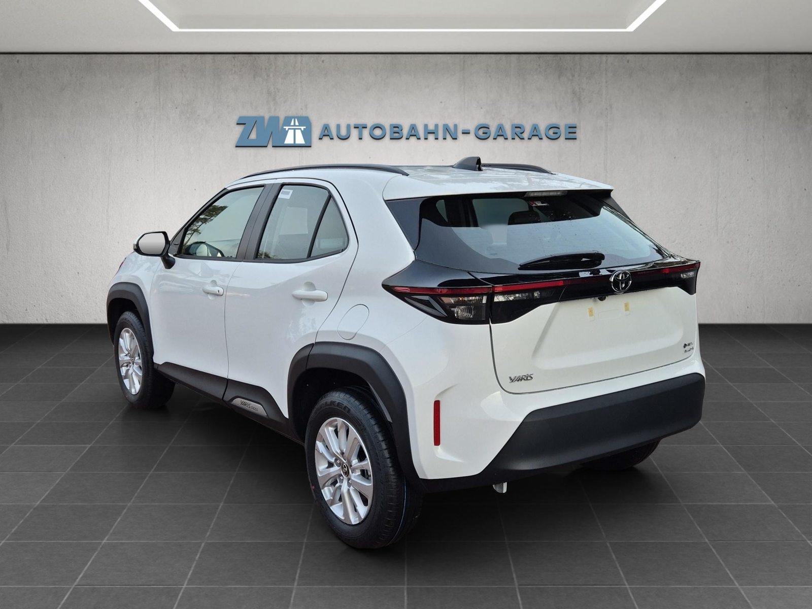 TOYOTA Yaris Cross 1.5 VVT-i HSD Comfort AWD-i, Voll-Hybrid Benzin/Elektro, Neuwagen, Automatik - 3