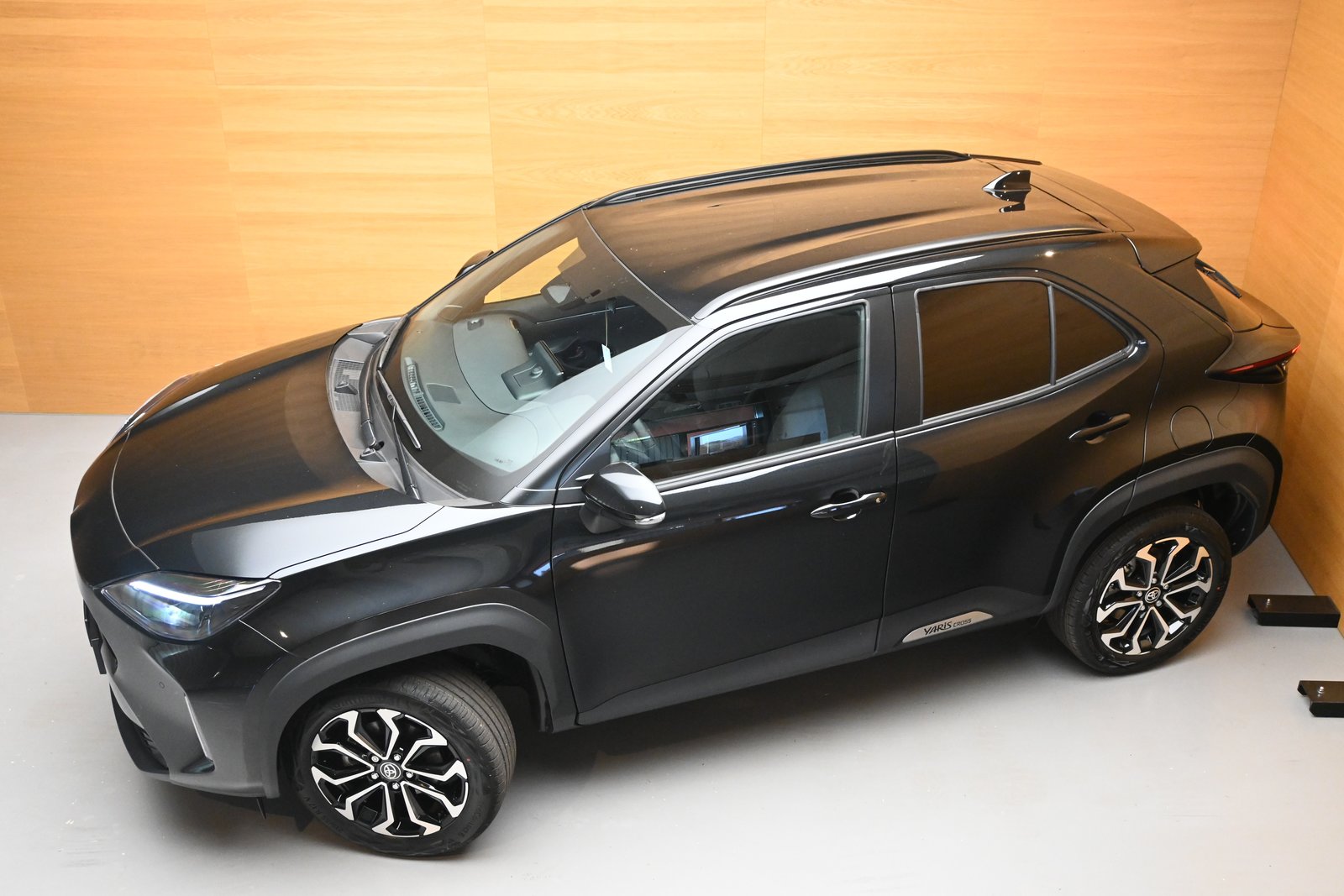 TOYOTA Yaris Cross 1.5 HEV Style, Hybride Integrale Benzina/Elettrica, Auto nuove, Automatico - 2