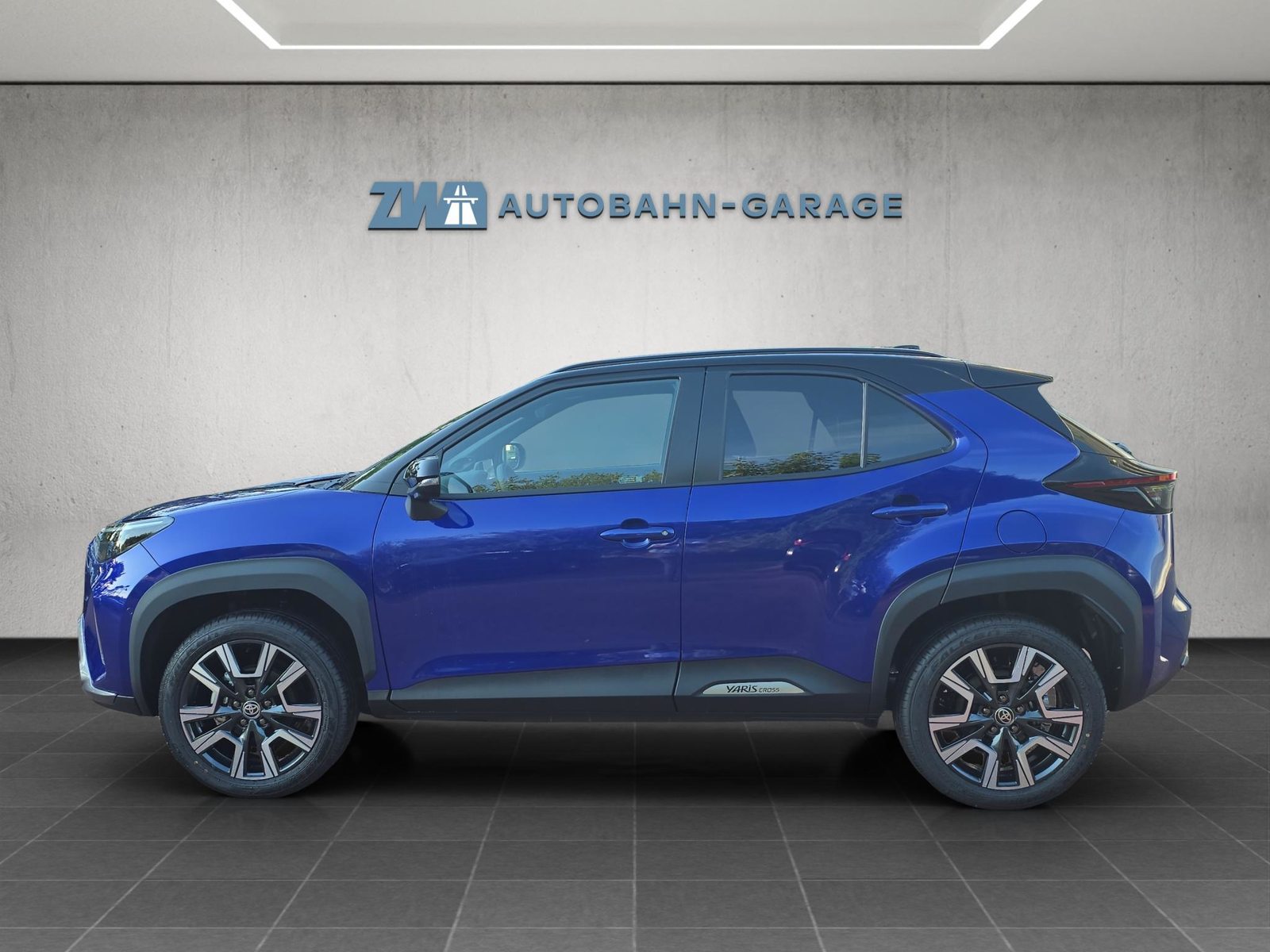 TOYOTA Yaris Cross 1.5 VVT-i HSD Premium AWD-i, Full-Hybrid Petrol/Electric, New car, Automatic - 2