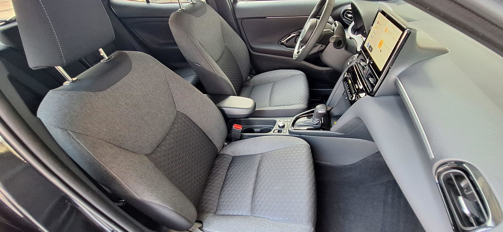 TOYOTA Yaris Cross 1.5 VVT-i HSD Trend AWD-i, Voll-Hybrid Benzin/Elektro, Neuwagen, Automatik - 7