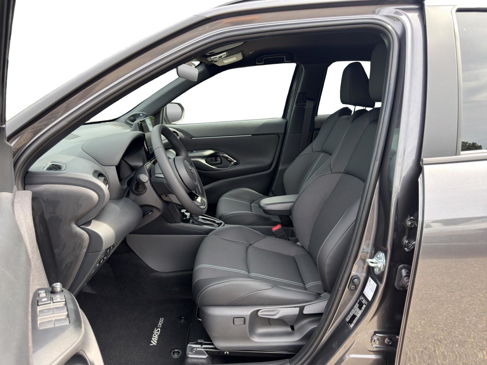 TOYOTA Yaris Cross 1.5 VVT-i HSD Premium AWD-i, Voll-Hybrid Benzin/Elektro, Neuwagen, Automatik - 6