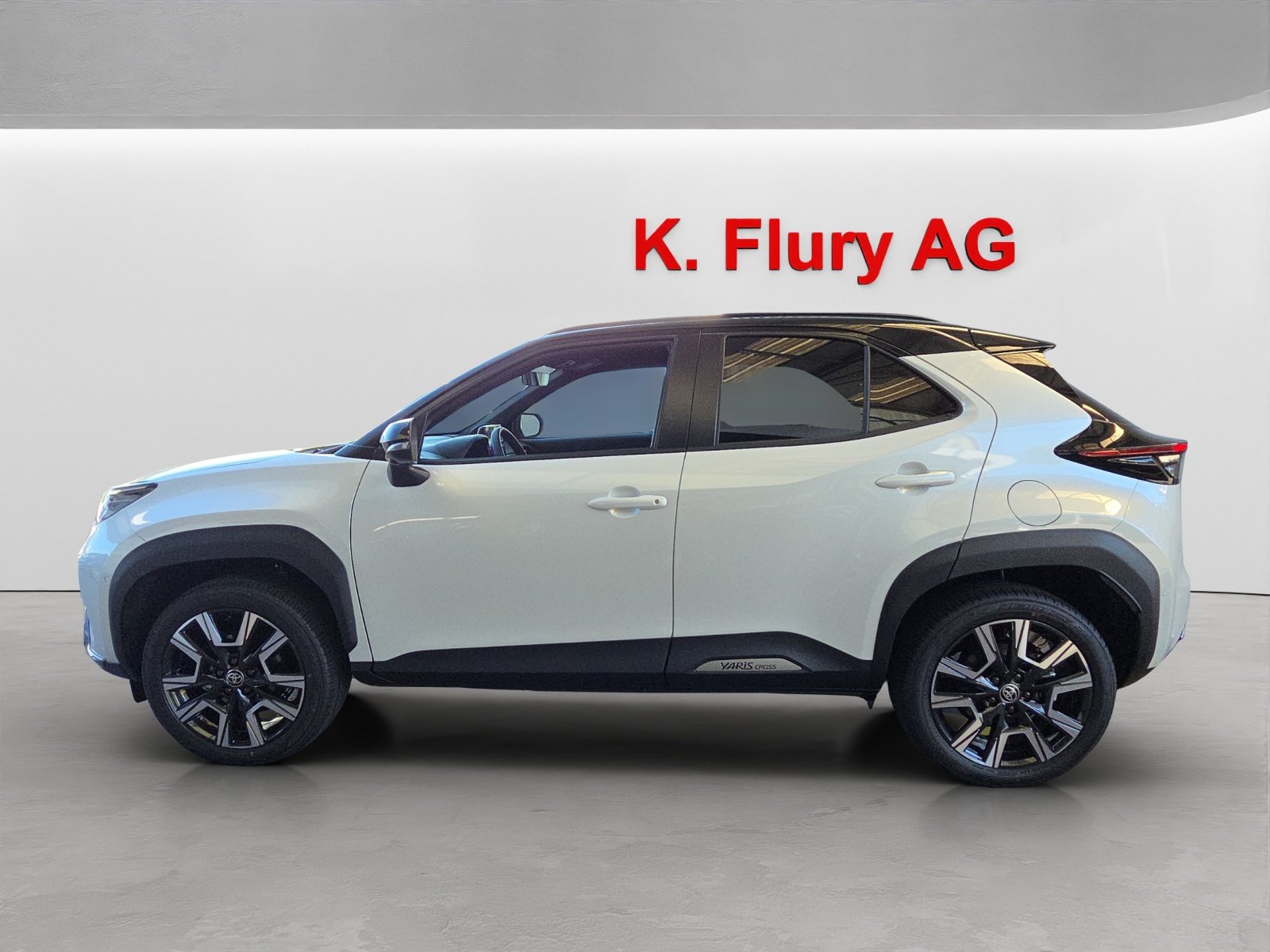 TOYOTA Yaris Cross 1.5 VVT-i HSD Premium AWD-i, Full-Hybrid Petrol/Electric, New car, Automatic - 2