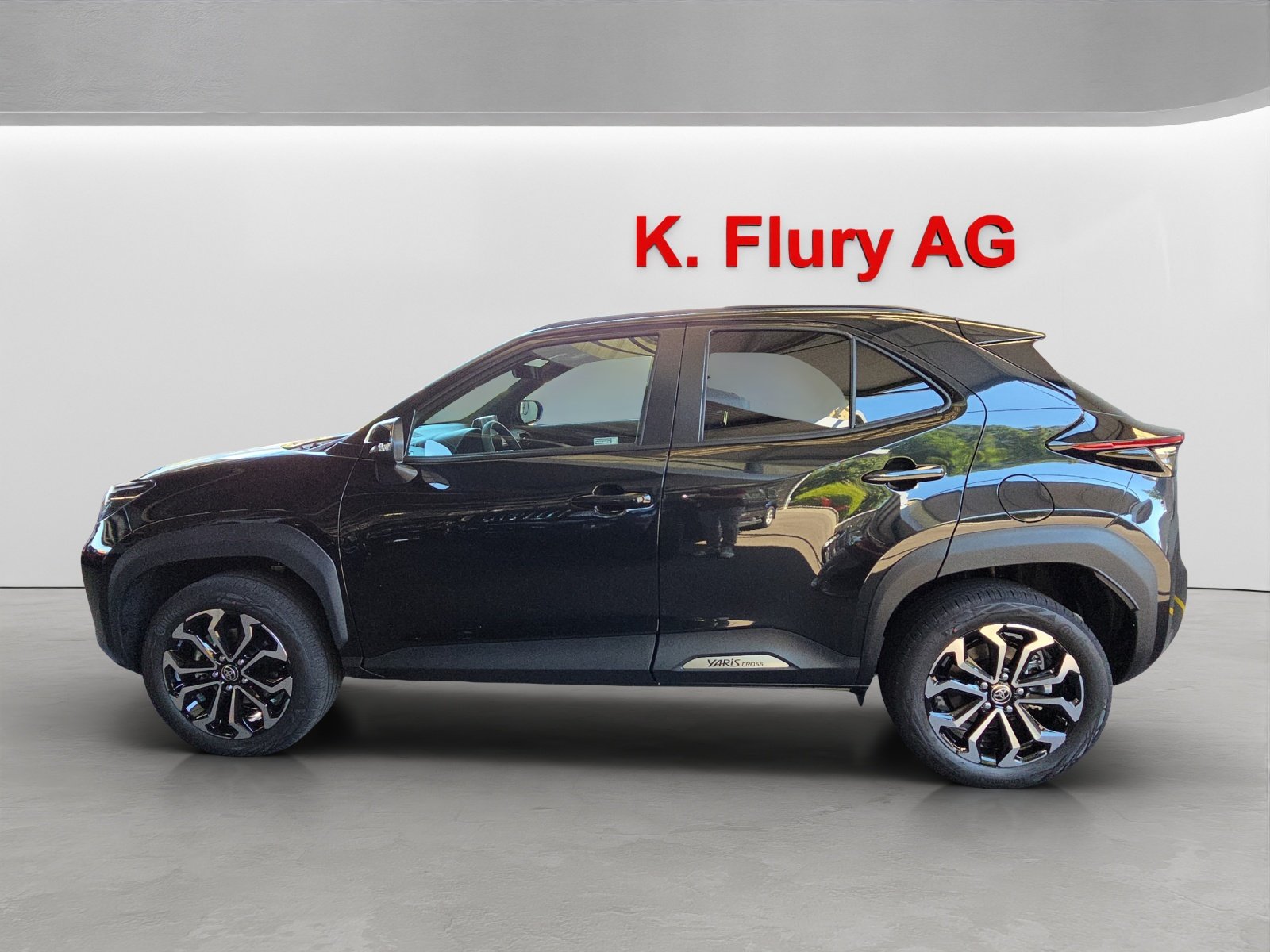 TOYOTA Yaris Cross 1.5 VVT-i HSD Trend AWD-i, Full-Hybrid Petrol/Electric, New car, Automatic - 2