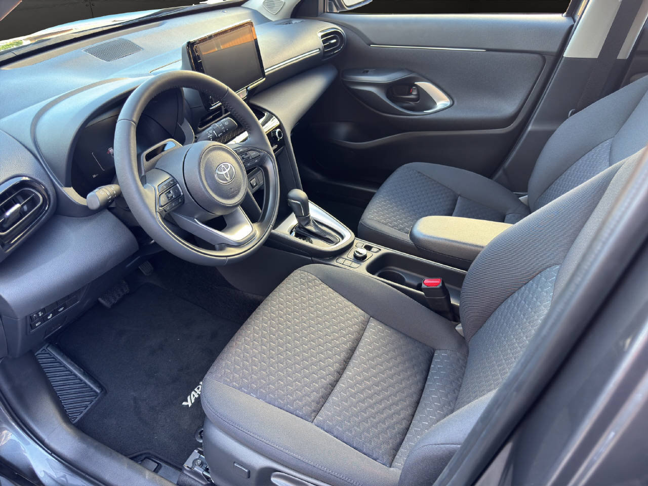 TOYOTA Yaris Cross 1.5 VVT-i HSD Comfort AWD-i, Voll-Hybrid Benzin/Elektro, Neuwagen, Automatik - 5