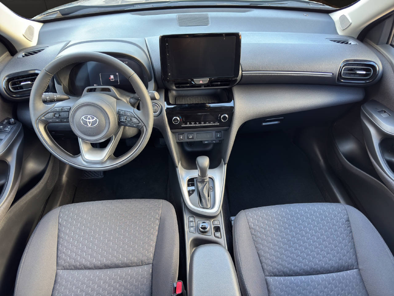 TOYOTA Yaris Cross 1.5 VVT-i HSD Comfort AWD-i, Voll-Hybrid Benzin/Elektro, Neuwagen, Automatik - 6