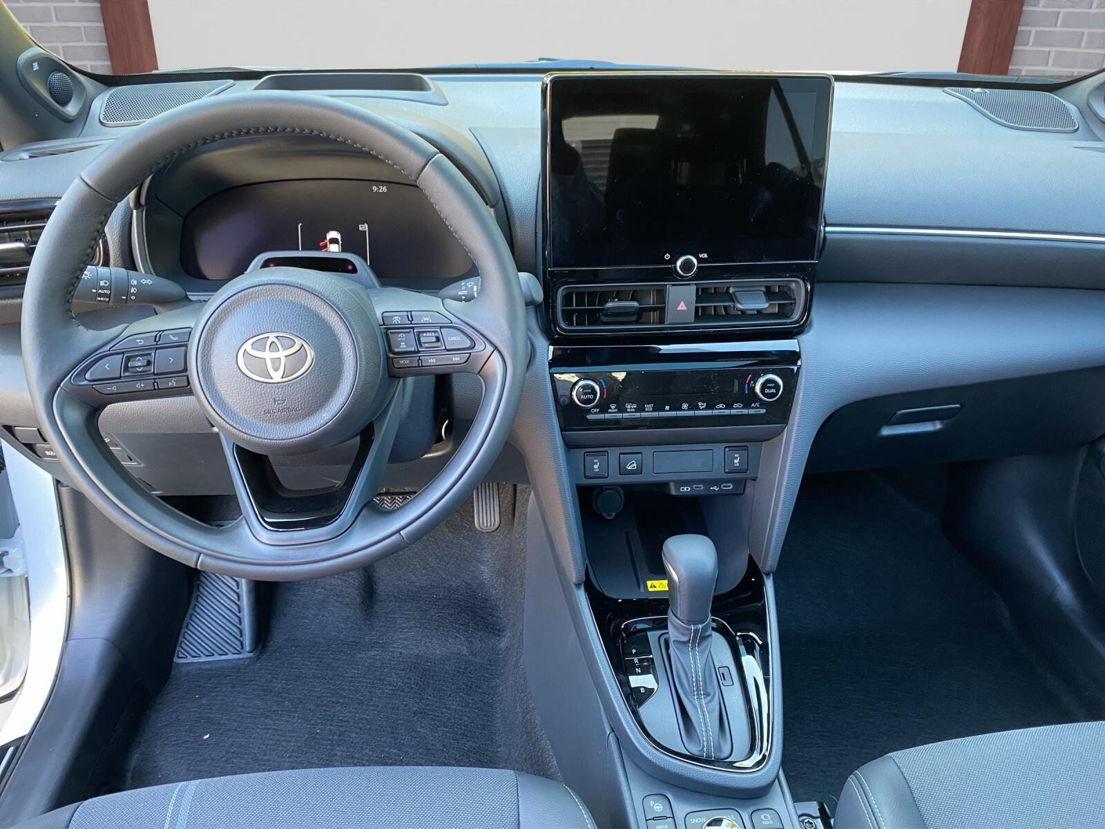 TOYOTA Yaris Cross 1.5 VVT-i HSD Premium AWD-i, Voll-Hybrid Benzin/Elektro, Neuwagen, Automatik - 7