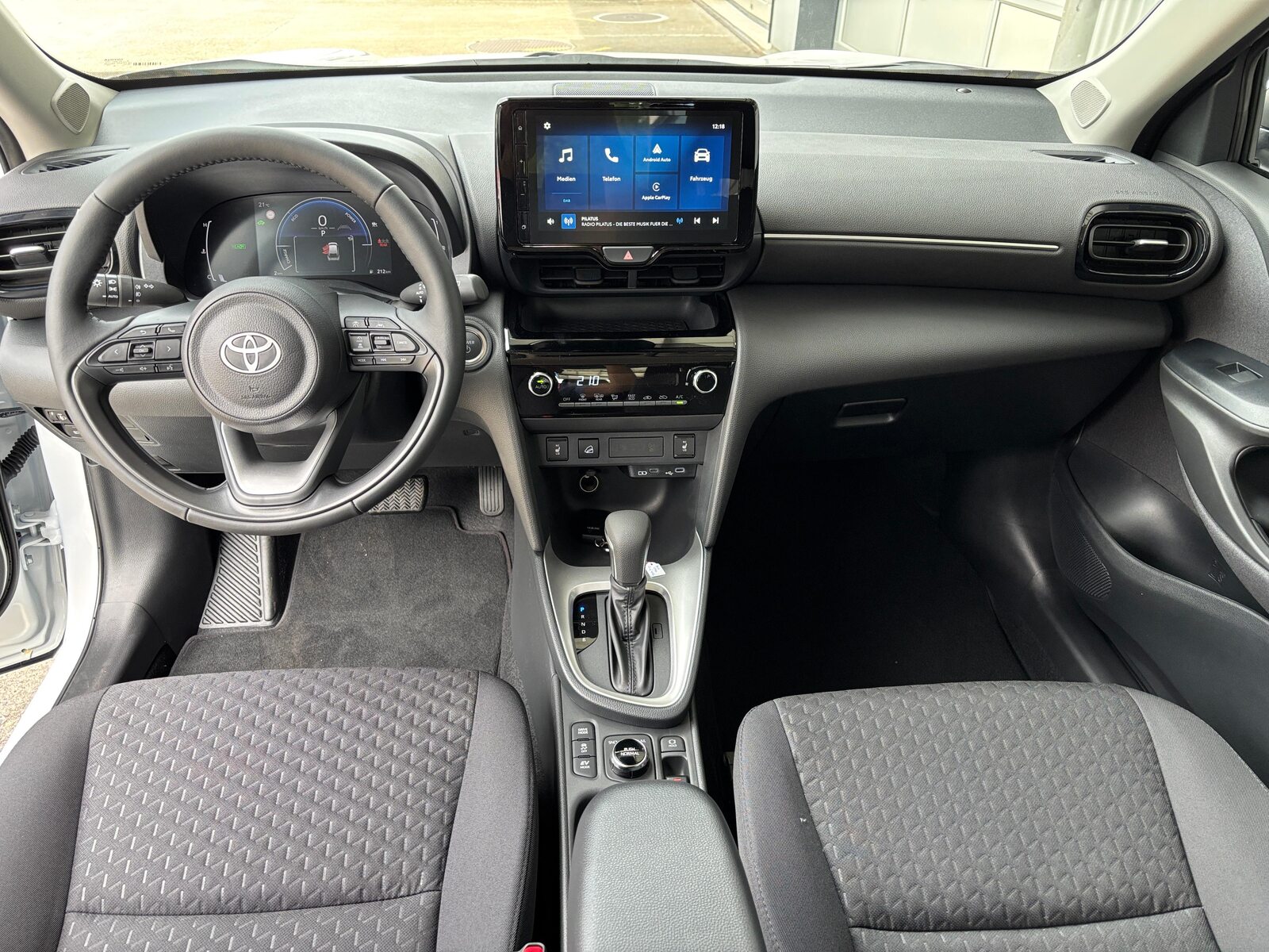 TOYOTA Yaris Cross 1.5 VVT-i HSD Comfort AWD-i, Hybride Integrale Benzina/Elettrica, Auto nuove, Automatico - 7