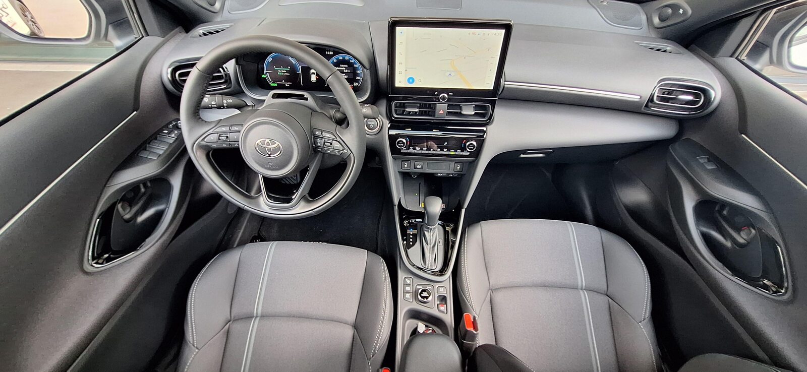 TOYOTA Yaris Cross 1.5 VVT-i HSD Premium AWD-i, Hybride Intégral Essence/Électricité, Voiture nouvelle, Automatique - 6