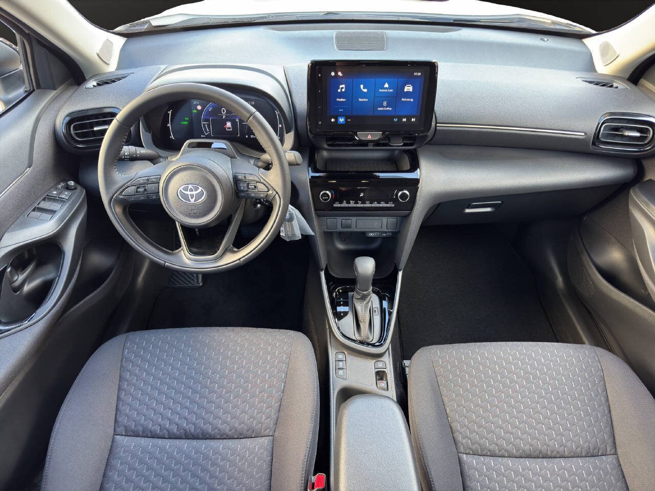 TOYOTA Yaris Cross 1.5 VVT-i HSD Comfort, Full-Hybrid Petrol/Electric, New car, Automatic - 6