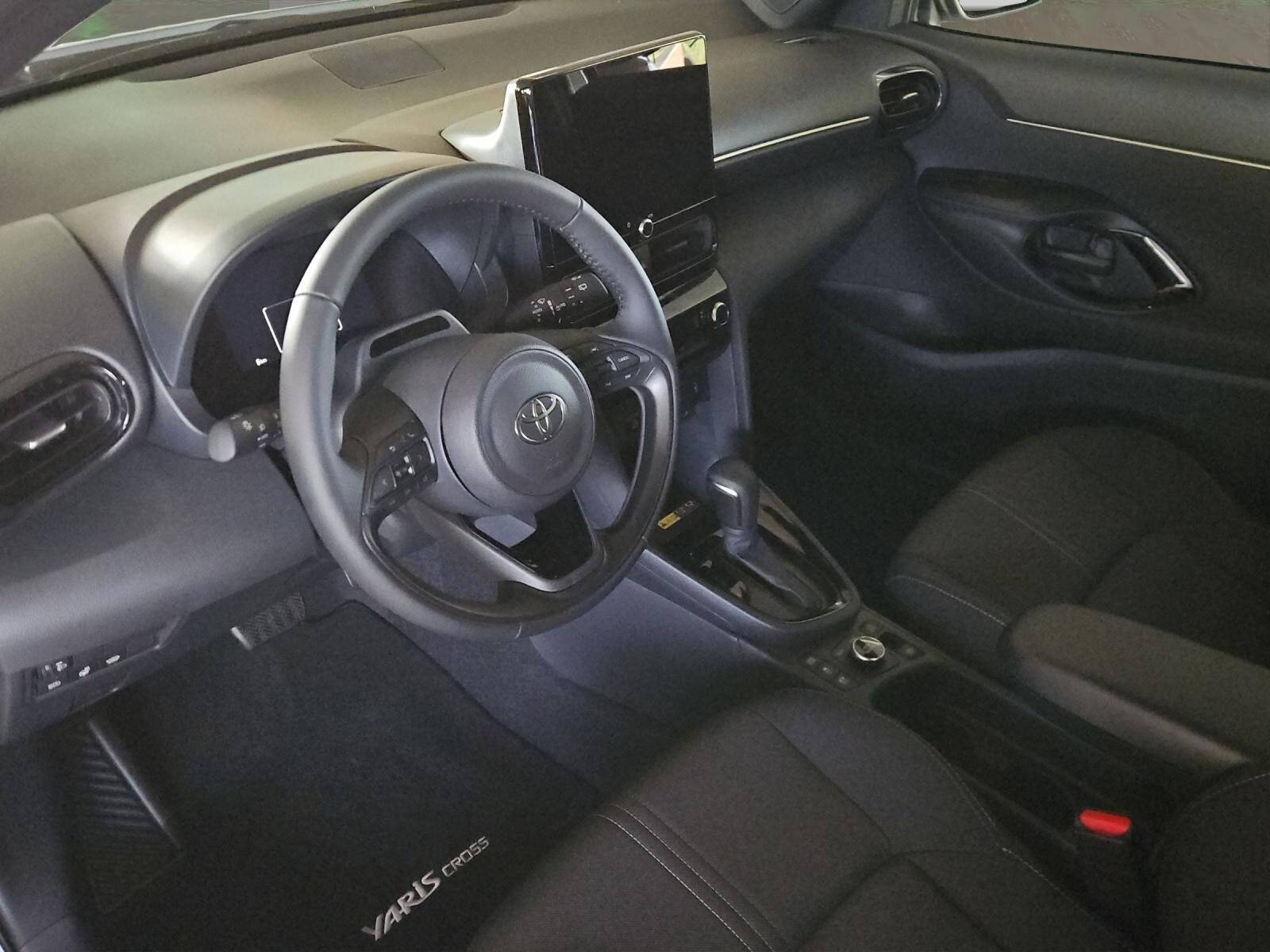 TOYOTA Yaris Cross 1.5 VVT-i HSD Trend AWD-i, Voll-Hybrid Benzin/Elektro, Neuwagen, Automatik - 7