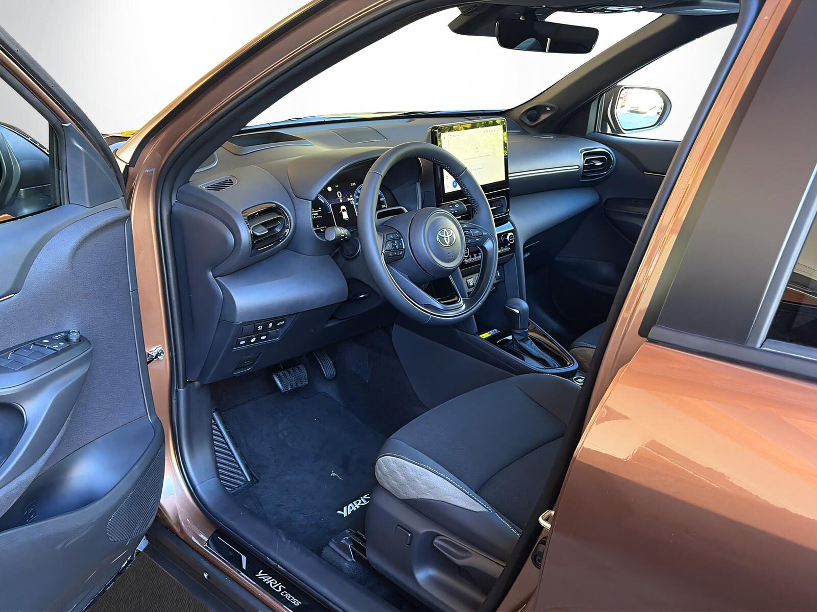 TOYOTA Yaris Cross 1.5 VVT-i HSD Premium AWD-i, Hybride Intégral Essence/Électricité, Voiture nouvelle, Automatique - 7