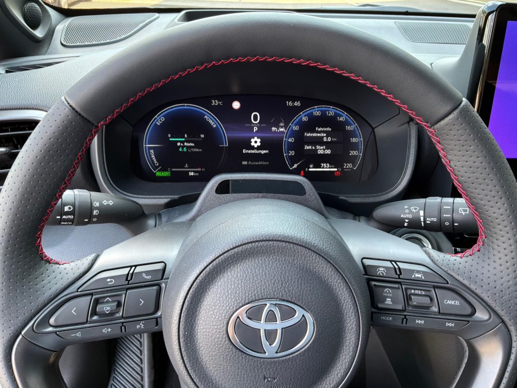 TOYOTA YARIS CROSS 1.5 VVT-i HSD GR Sport, Voll-Hybrid Benzin/Elektro, Neuwagen, Automatik - 7