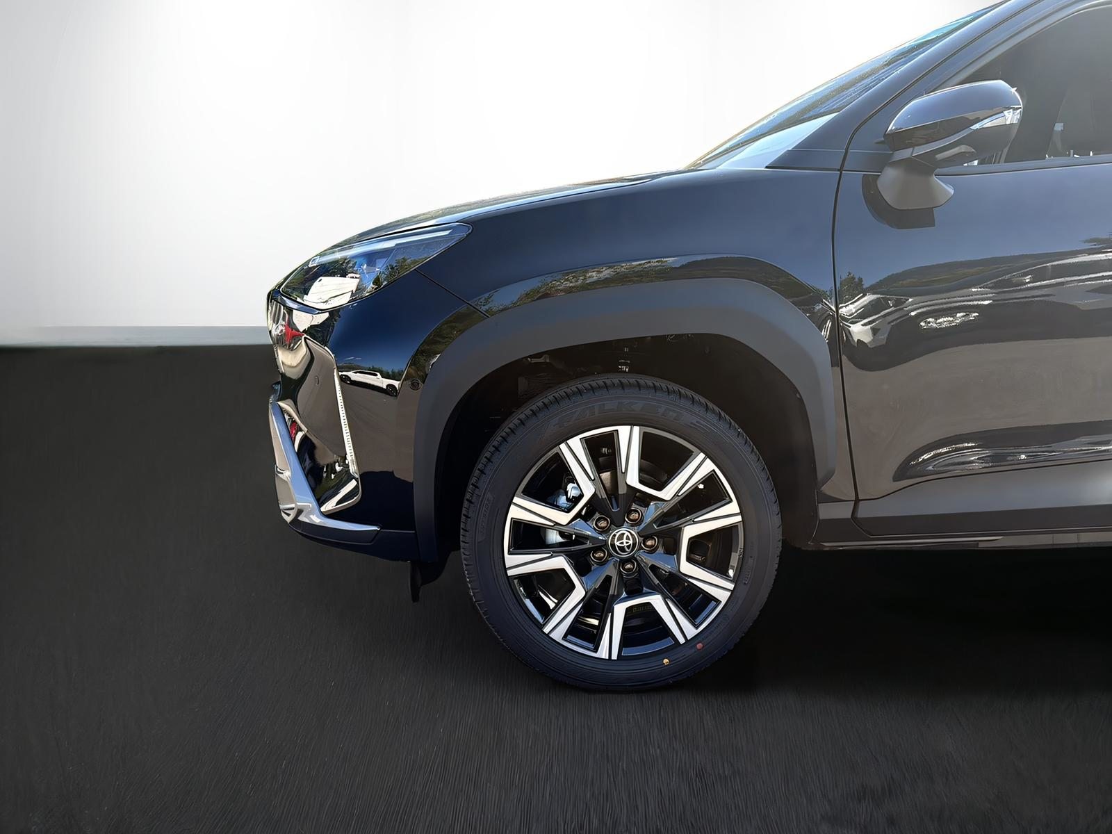 TOYOTA Yaris Cross 1.5 VVT-i HSD Premium AWD-i, Voll-Hybrid Benzin/Elektro, Neuwagen, Automatik - 4