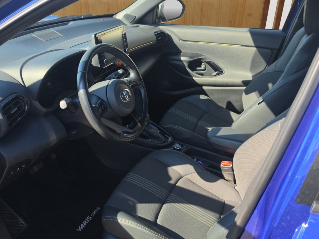 TOYOTA 1.5 VVT-i HSD Adventure AWD-i, Voll-Hybrid Benzin/Elektro, Occasion / Gebraucht, Automatik - 6