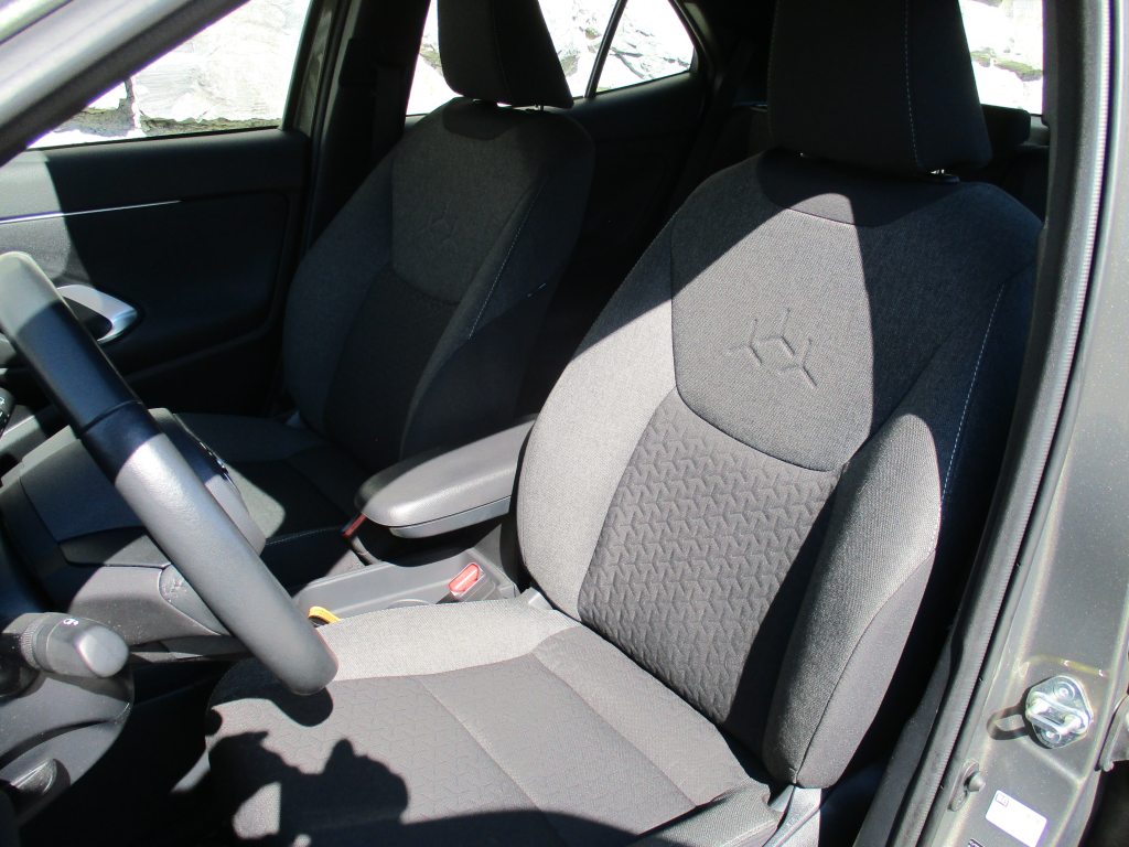 TOYOTA YARIS CROSS 1.5 VVT-i HSD Trend AWD-i, Voll-Hybrid Benzin/Elektro, Occasion / Gebraucht, Automatik - 5