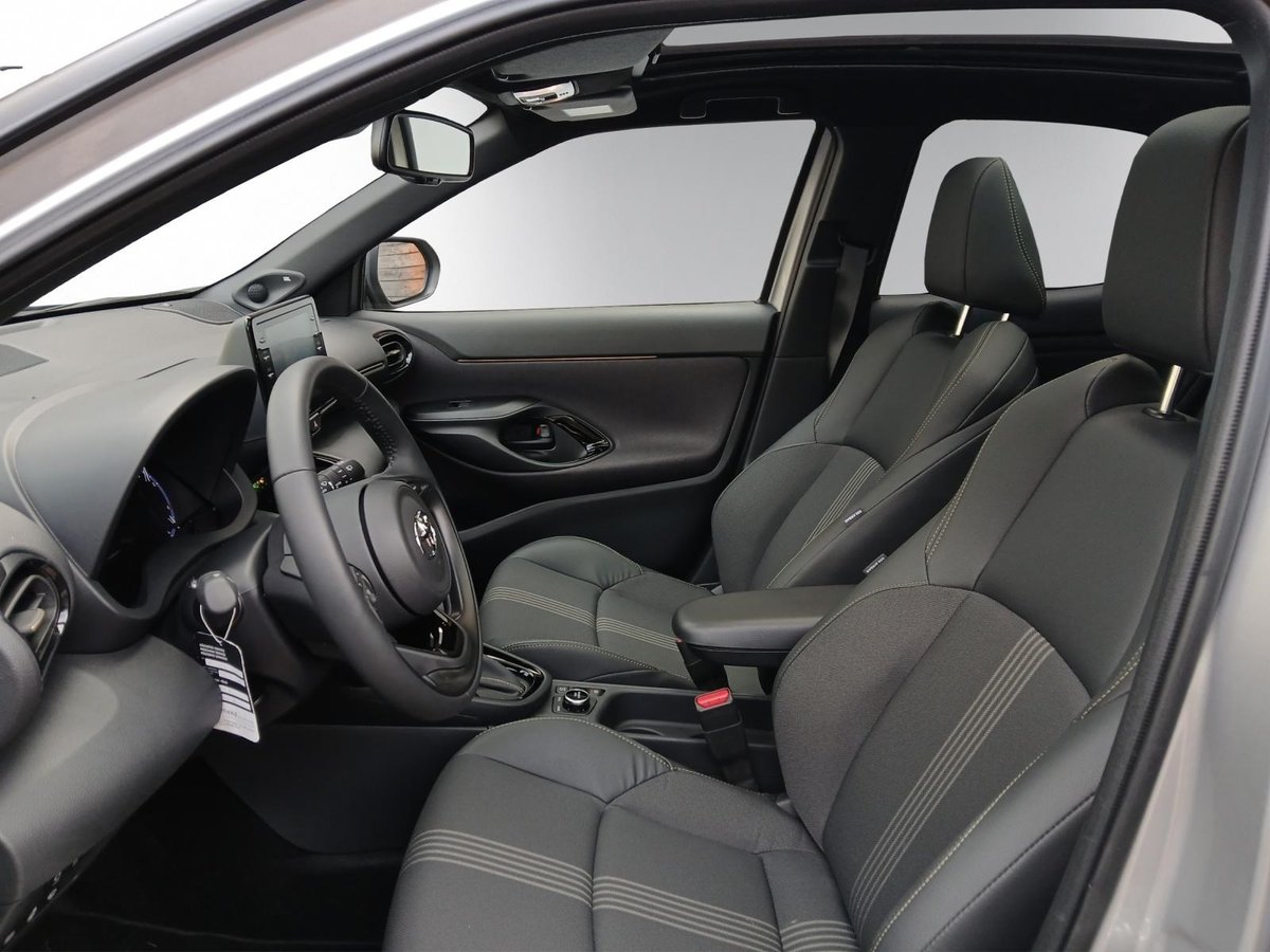 TOYOTA Yaris Cross 1.5 VVT-i HSD Adventure AWD-i, Voll-Hybrid Benzin/Elektro, Occasion / Gebraucht, Automatik - 6