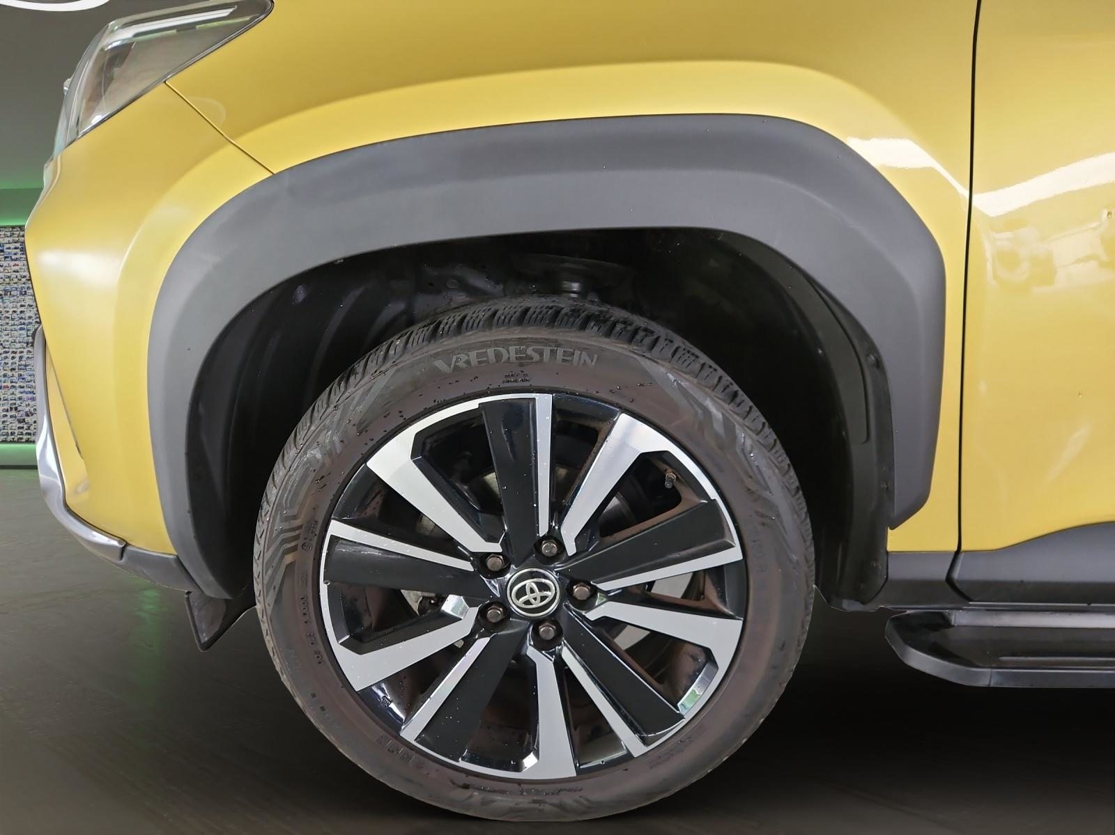 TOYOTA Yaris Cross 1.5 VVT-i HSD Premiere Edition AWD-i, Voll-Hybrid Benzin/Elektro, Occasion / Gebraucht, Automatik - 6