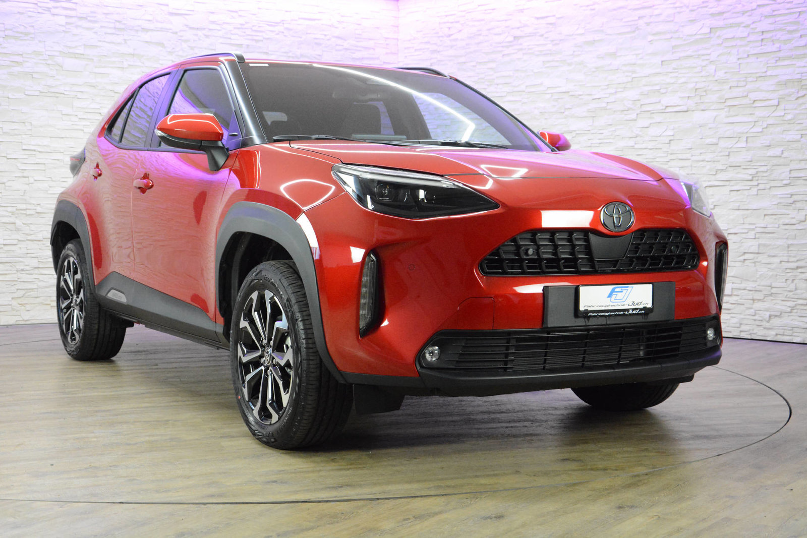 TOYOTA Yaris Cross 1.5 VVT-i HSD Trend AWD-i, Hybride Intégral Essence/Électricité, Occasion / Utilisé, Automatique - 3