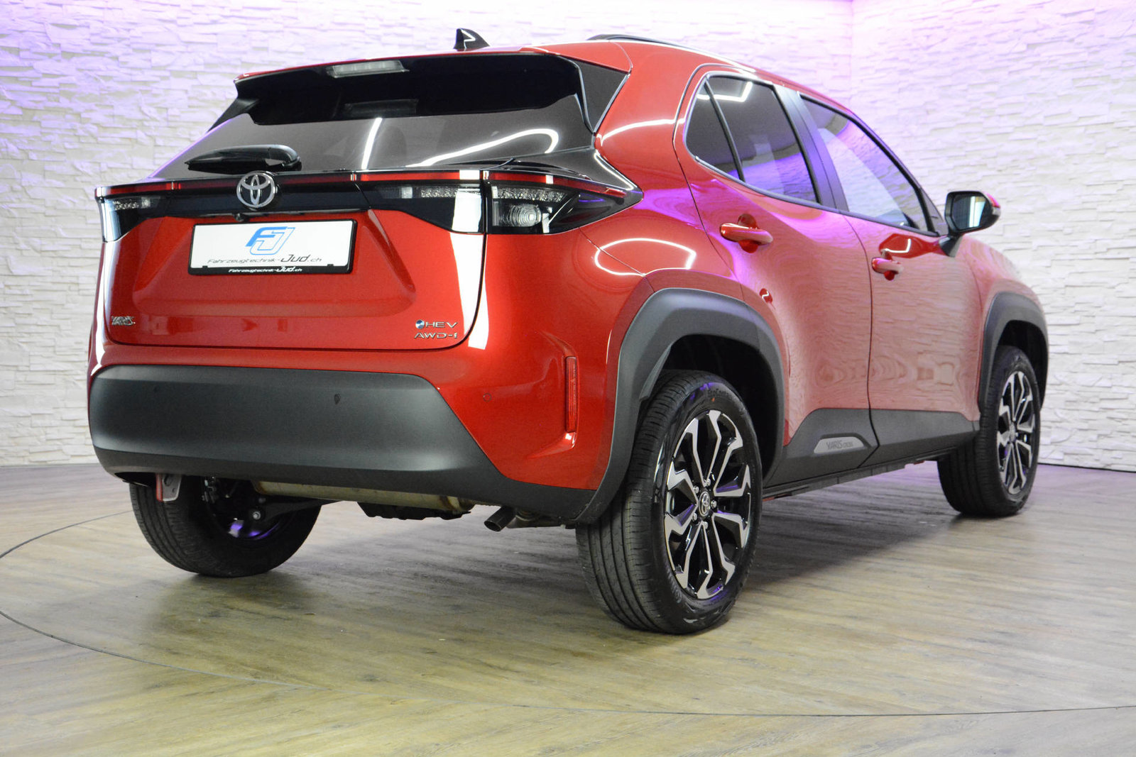 TOYOTA Yaris Cross 1.5 VVT-i HSD Trend AWD-i, Hybride Intégral Essence/Électricité, Occasion / Utilisé, Automatique - 6