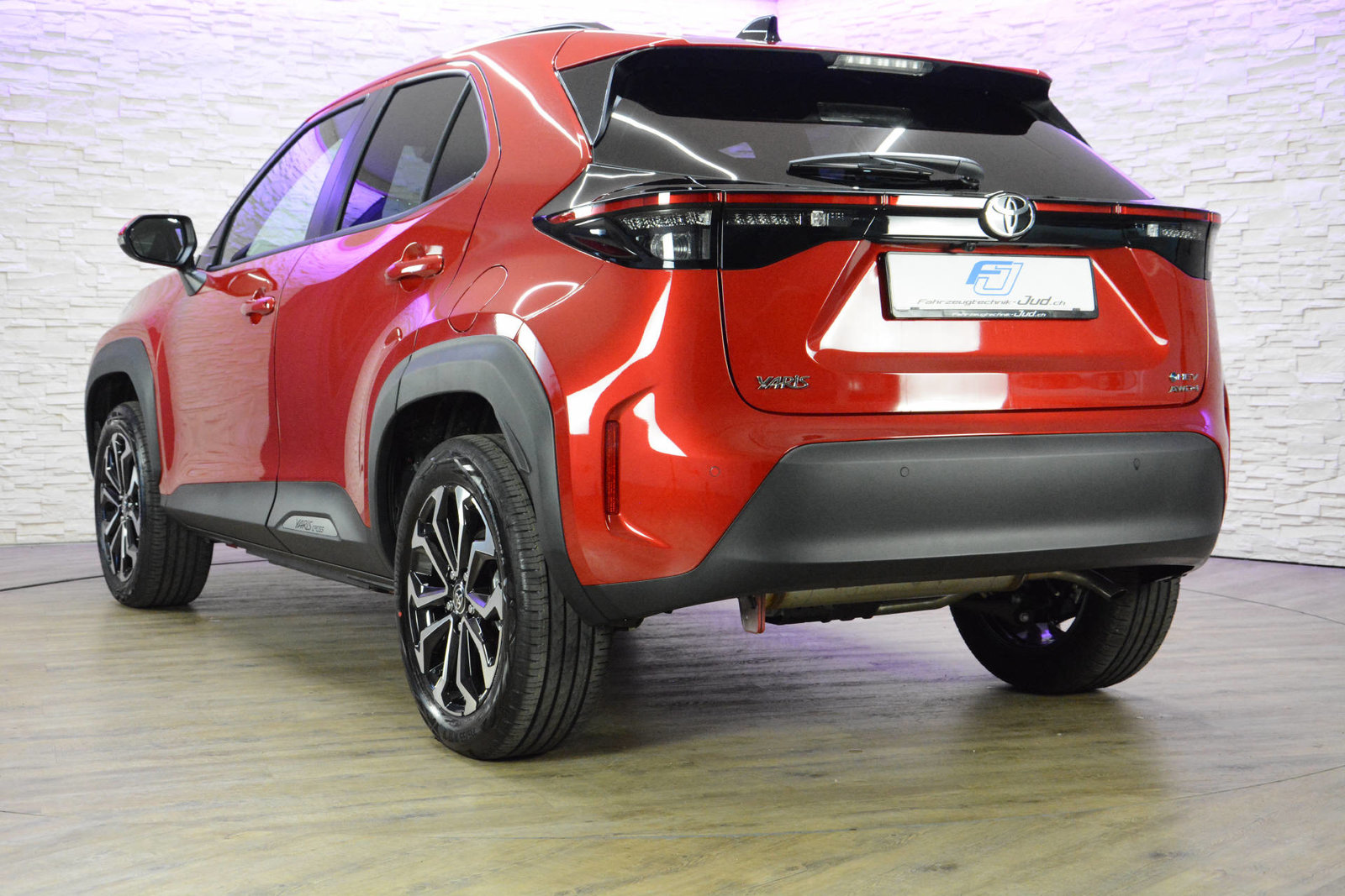 TOYOTA Yaris Cross 1.5 VVT-i HSD Trend AWD-i, Hybride Intégral Essence/Électricité, Occasion / Utilisé, Automatique - 7