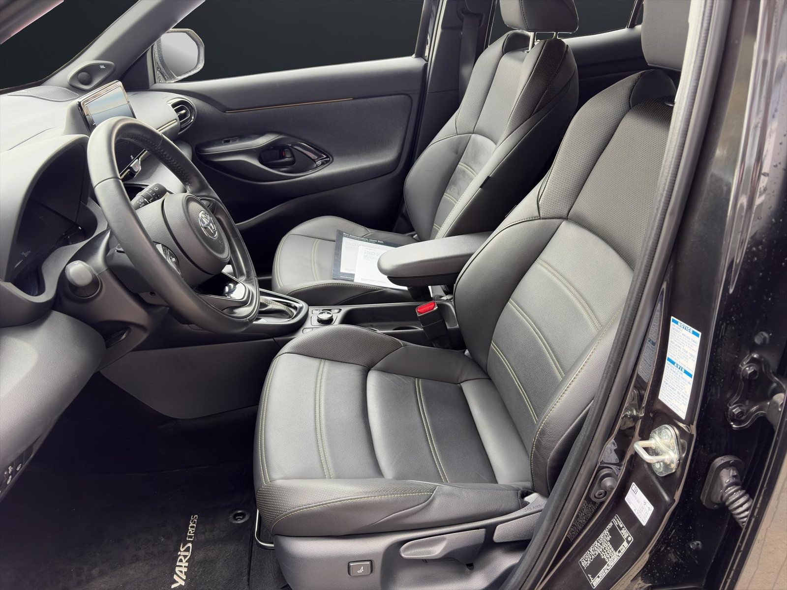 TOYOTA Yaris Cross 1.5 VVT-i HSD Premiere Edition AWD-i, Voll-Hybrid Benzin/Elektro, Occasion / Gebraucht, Automatik - 6