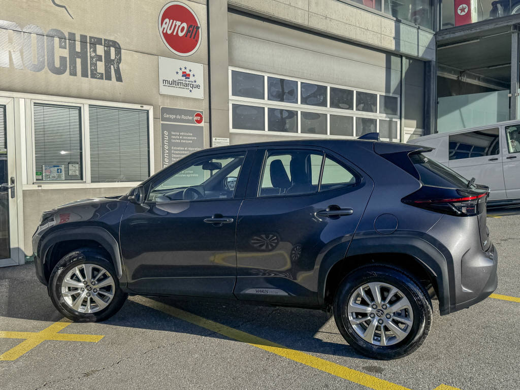 TOYOTA Yaris Cross 1.5 VVT-i HSD Comfort AWD-i, Voll-Hybrid Benzin/Elektro, Occasion / Gebraucht, Automatik - 3