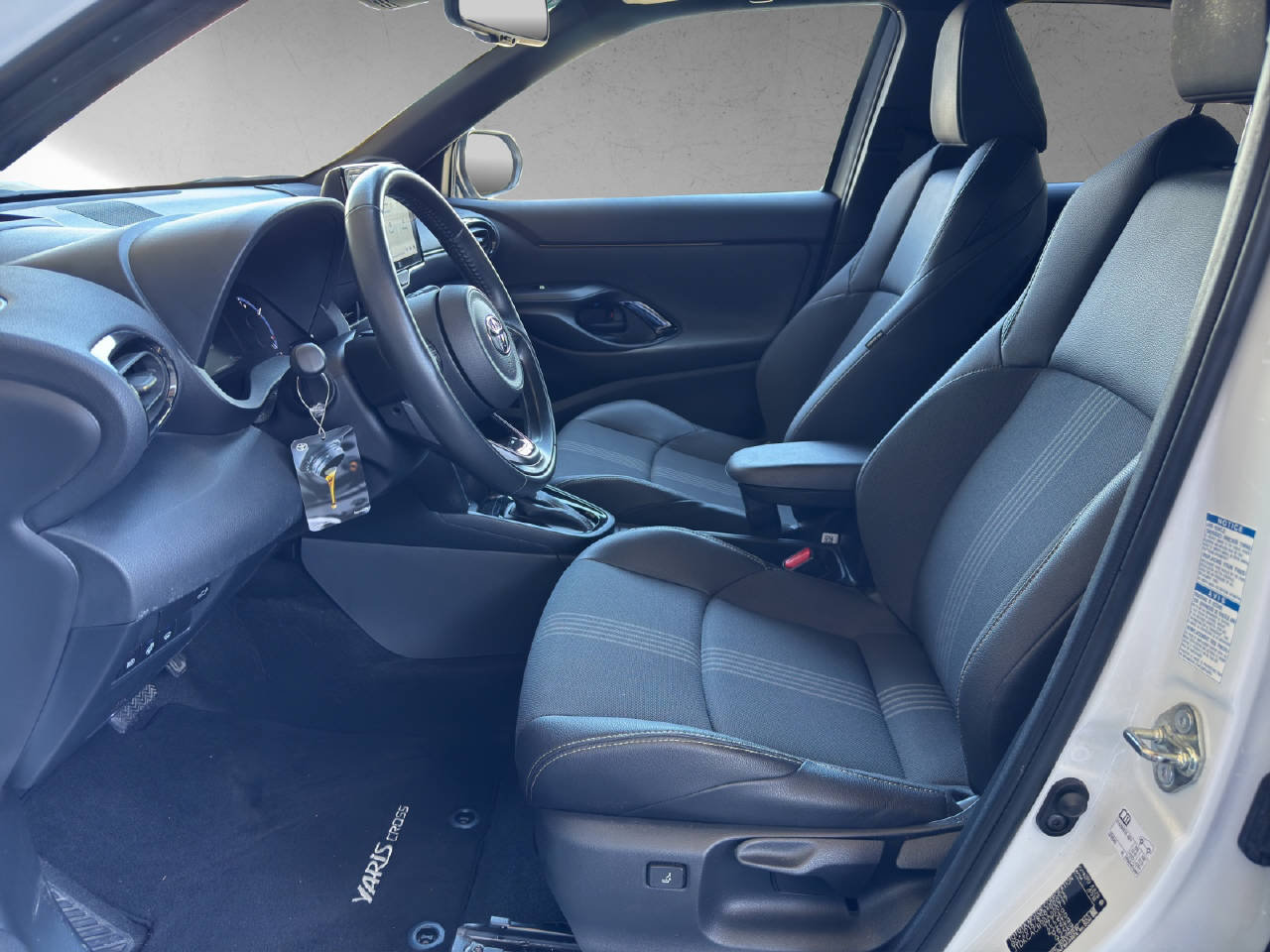 TOYOTA Yaris Cross 1.5 VVT-i HSD Adve, Hybride Intégral Essence/Électricité, Occasion / Utilisé, Automatique - 4
