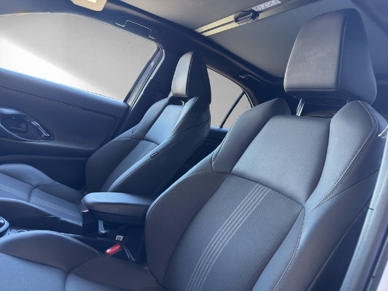 TOYOTA Yaris Cross 1.5 VVT-i HSD Adve, Hybride Intégral Essence/Électricité, Occasion / Utilisé, Automatique - 5