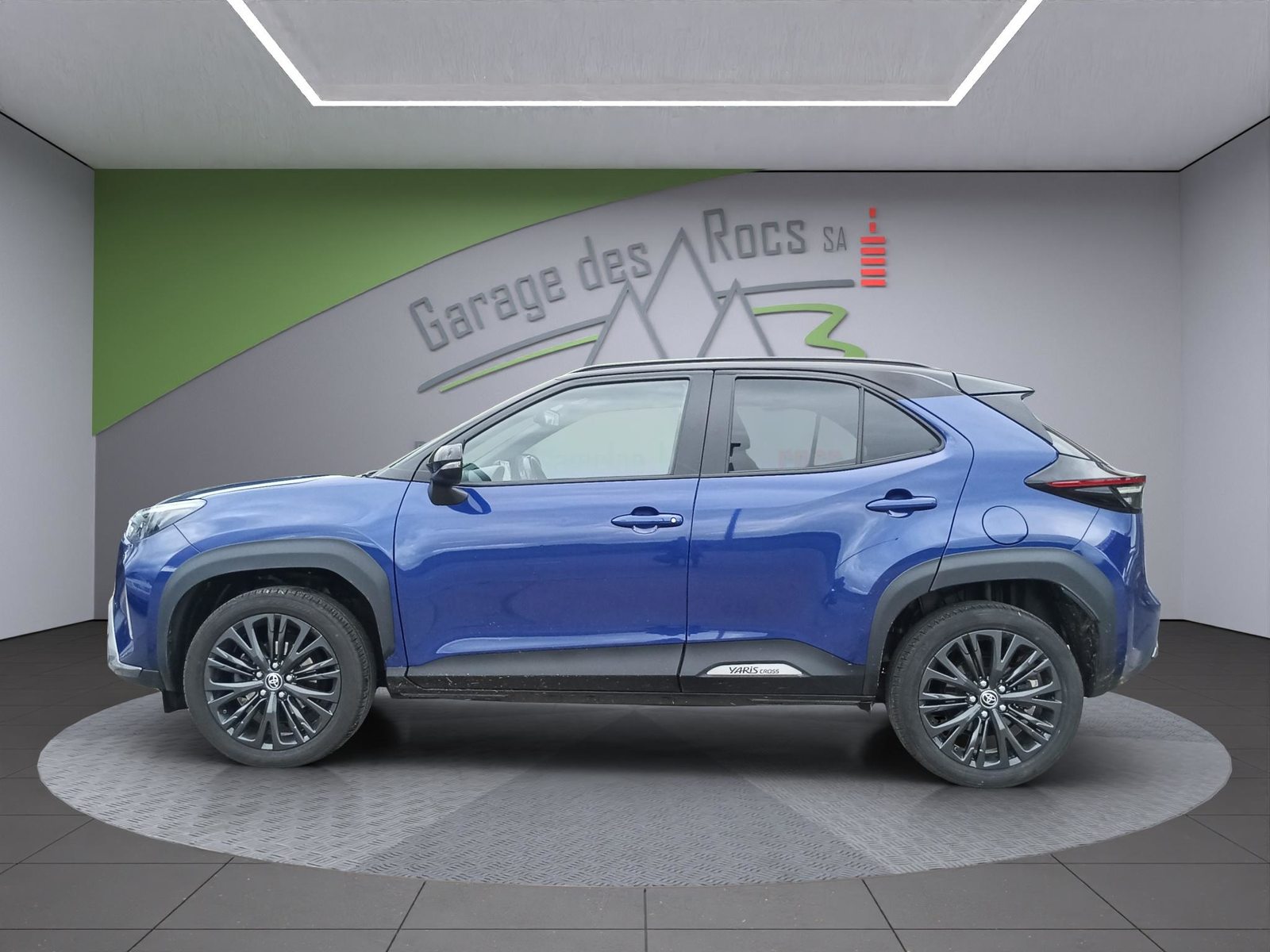 TOYOTA Yaris Cross 1.5 VVT-i HSD Adventure AWD-i, Full-Hybrid Petrol/Electric, Second hand / Used, Automatic - 5