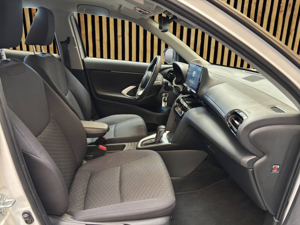 TOYOTA Yaris Cross 1.5 VVT-i HSD Comfort, Full-Hybrid Petrol/Electric, Second hand / Used, Automatic - 5