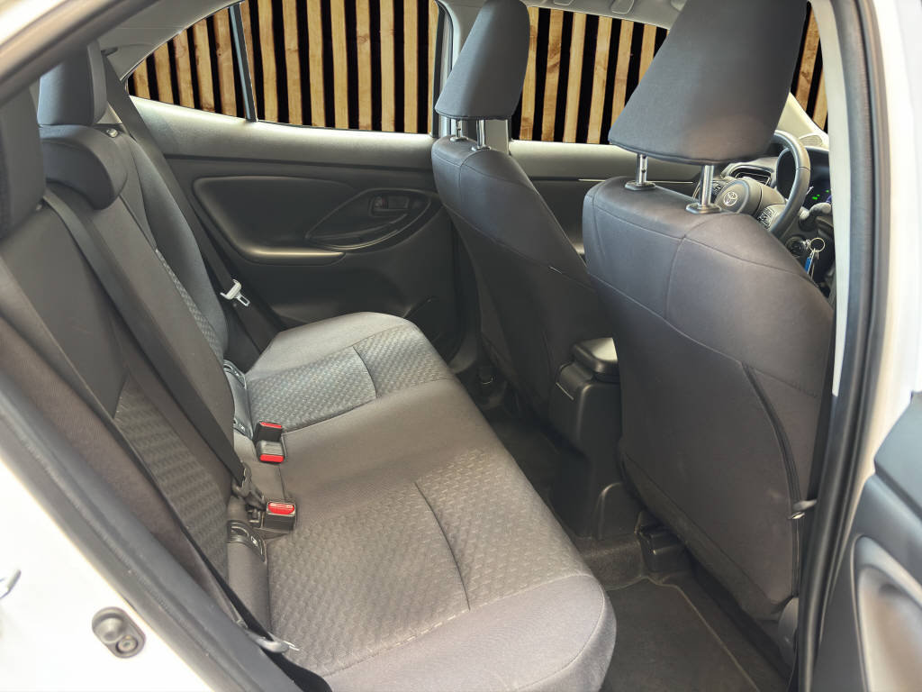 TOYOTA Yaris Cross 1.5 VVT-i HSD Comfort, Full-Hybrid Petrol/Electric, Second hand / Used, Automatic - 6