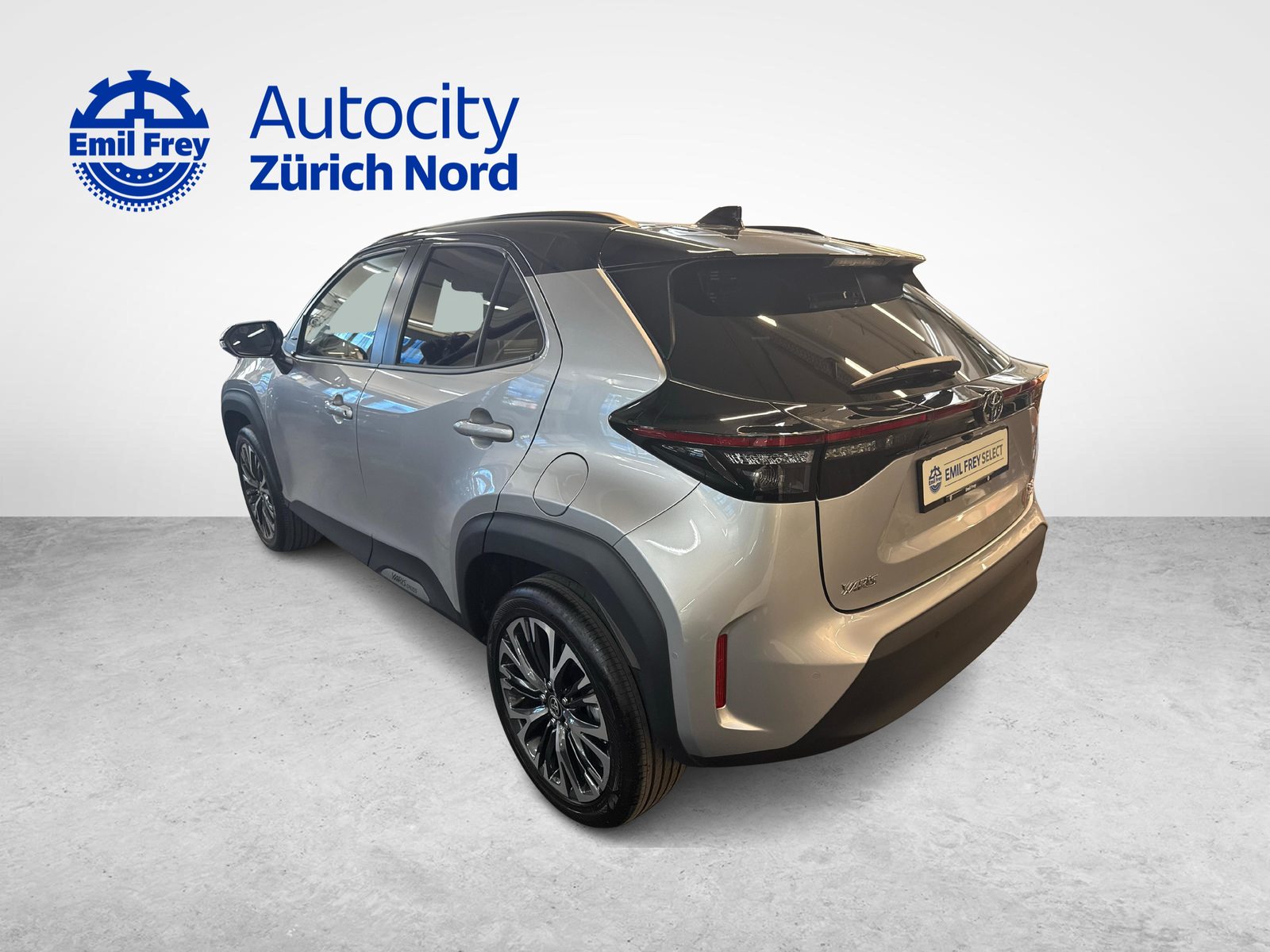 TOYOTA Yaris Cross 1.5 VVT-i HSD Premium AWD-i, Full-Hybrid Petrol/Electric, Second hand / Used, Automatic - 3