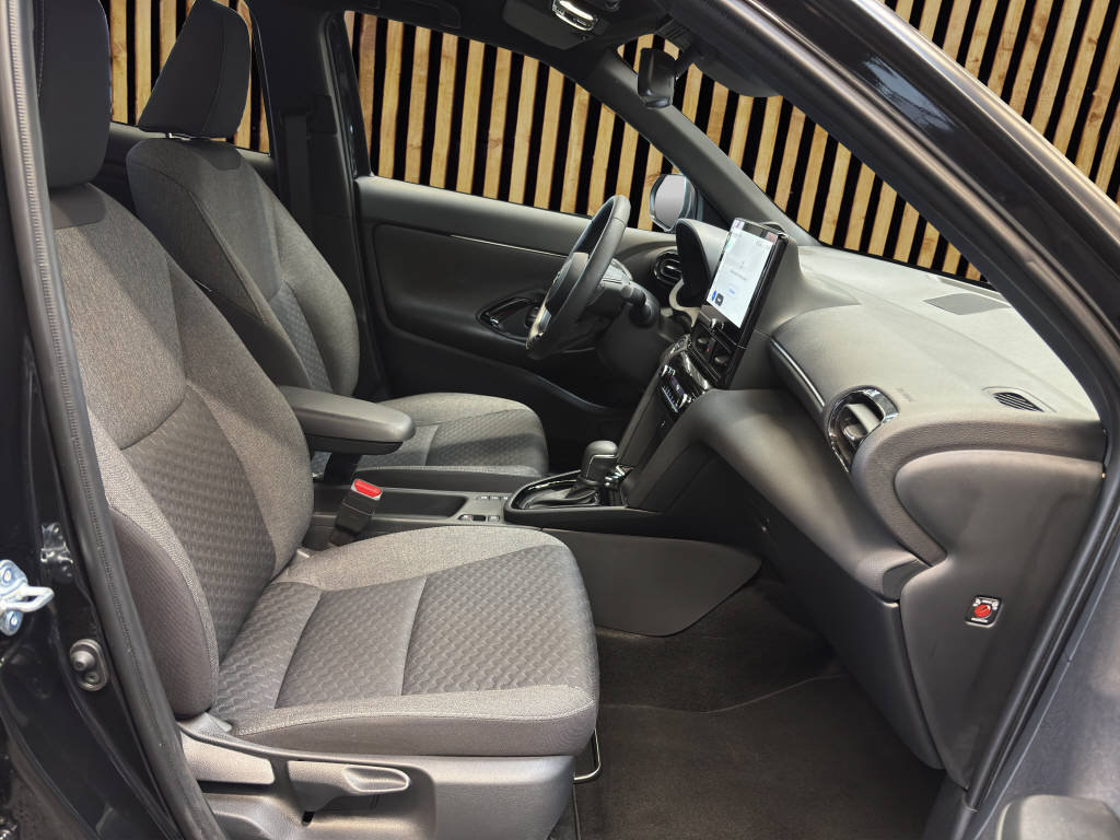 TOYOTA Yaris Cross 1.5 VVT-i HSD Trend, Full-Hybrid Petrol/Electric, Second hand / Used, Automatic - 5