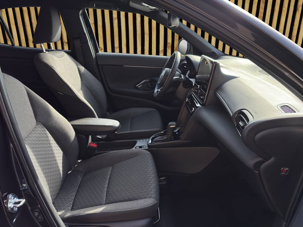 TOYOTA Yaris Cross 1.5 VVT-i HSD Trend, Full-Hybrid Petrol/Electric, Second hand / Used, Automatic - 5