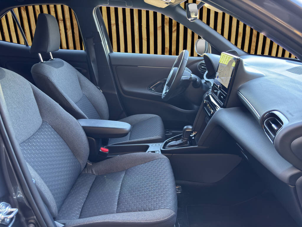 TOYOTA Yaris Cross 1.5 VVT-i HSD Trend, Full-Hybrid Petrol/Electric, Second hand / Used, Automatic - 5