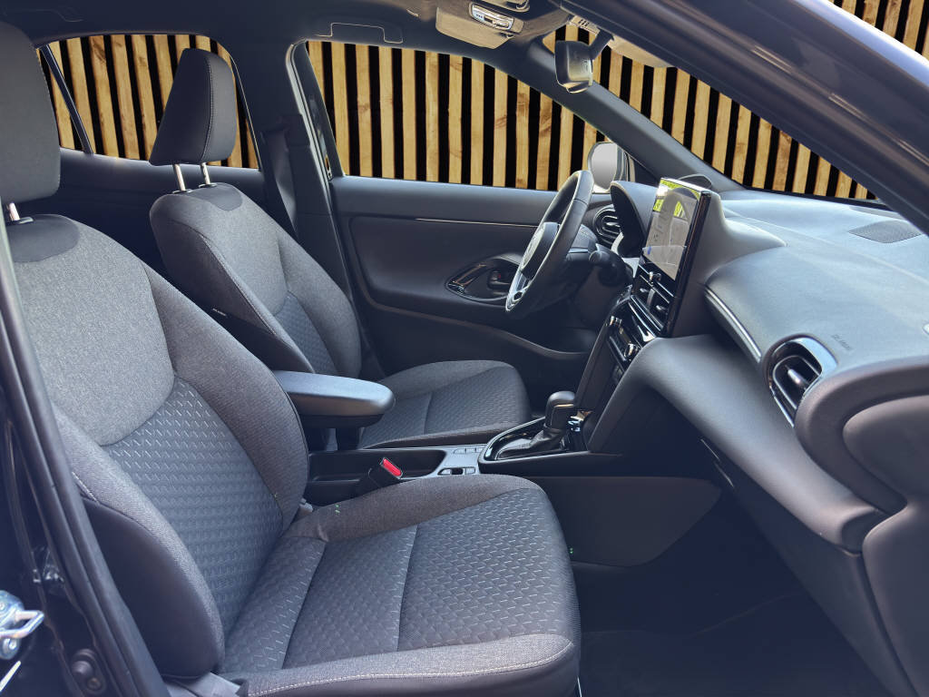 TOYOTA Yaris Cross 1.5 VVT-i HSD Trend, Full-Hybrid Petrol/Electric, Second hand / Used, Automatic - 5