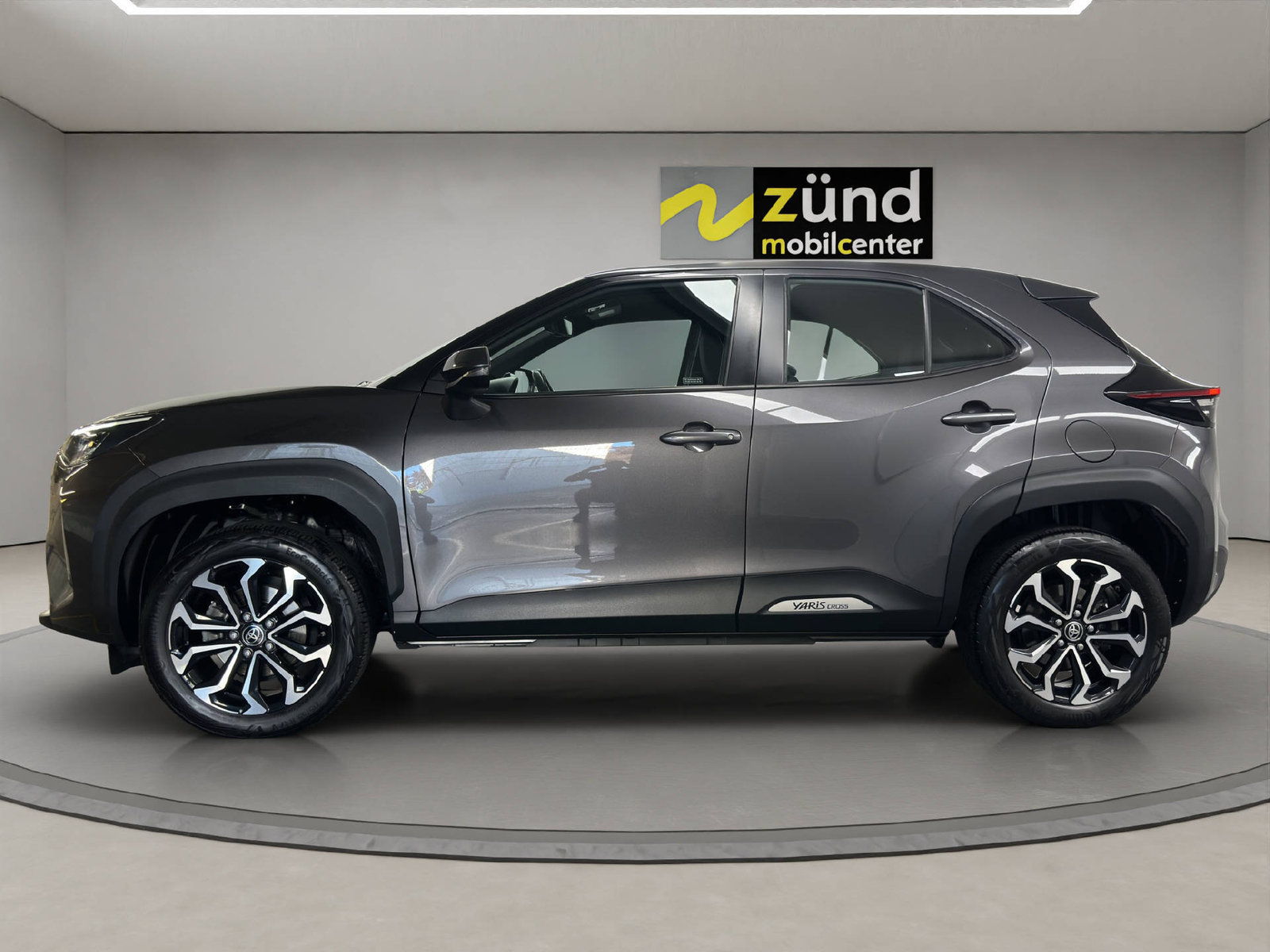 TOYOTA Yaris Cross 1.5 VVT-i HSD Trend AWD-i, Voll-Hybrid Benzin/Elektro, Occasion / Gebraucht, Automatik - 2